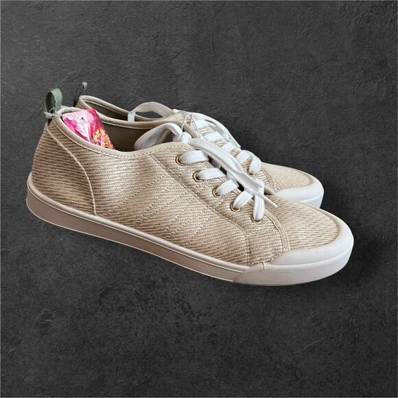 NWT Roxy Low Top Beige Women’s Lace Up Sneakers Sz 11M - Picture 1 of 9